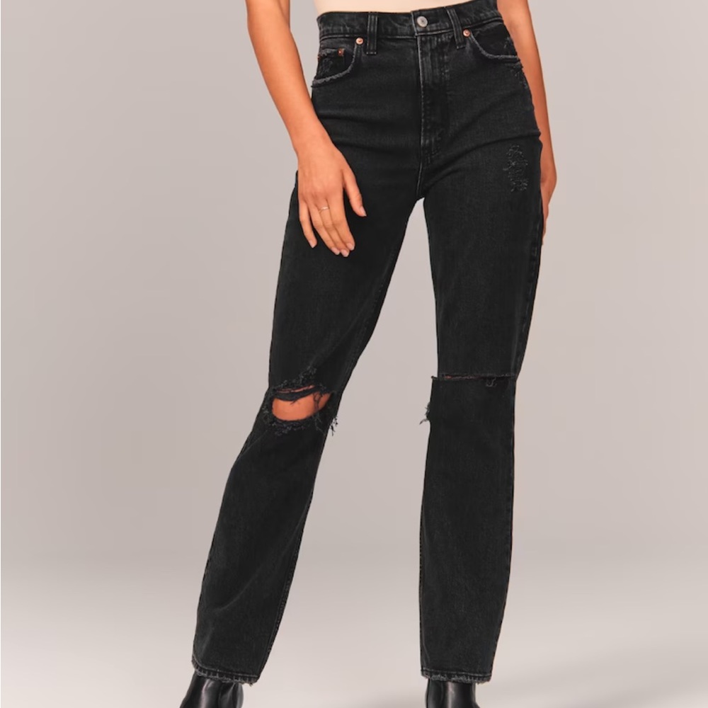Abercrombie & Fitch Ultra High Rise Ankle Ankle Straight Jeans in Black Destroy - Picture 3 of 10